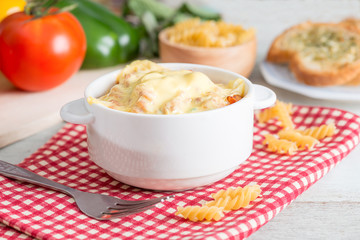 Baked pasta gratin