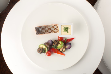 Salmon with grilled vegetables