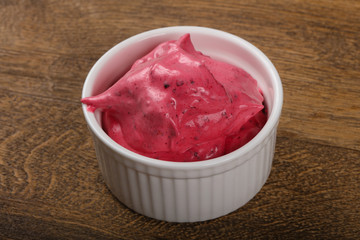 Berry cream mousse