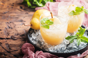 Pear Juice with fresh fruits