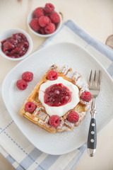 Waffeln mit Beeren 