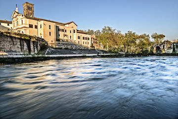 Obraz premium River, Tevere, Island, Tiberina, Bridge, Broken, Rotto, Basilica, San Bartolomeo, Rome, Lazio, Italy, Europe