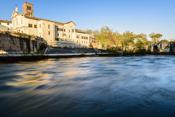Obraz premium River, Tevere, Island, Tiberina, Bridge, Cestio, Basilica, San Bartolomeo, Rome, Lazio, Italy, Europe
