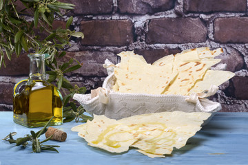 Sardinian bread "Guttiau".