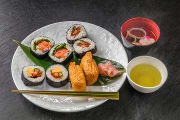 巻き寿司 Rolled sushi 