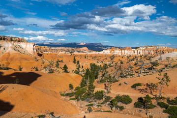 Hiking in Bryce Canyon, Rim trail-Sunset to Sunrise, Queens Garden and Peek-A-Boo Loop Trails, Bryce Canyon National Park, North America, USA