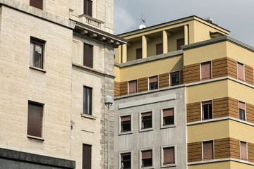 Fototapeta na wymiar Varese (Italy): buildings in Monte Grappa square