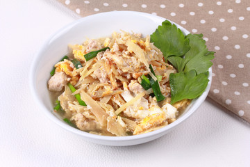Fried egg and  ginger with minced pork in soup.