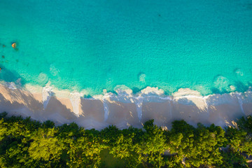 Anse Lazio, Praslin: Tropischer Strand bei Sonnenaufgang