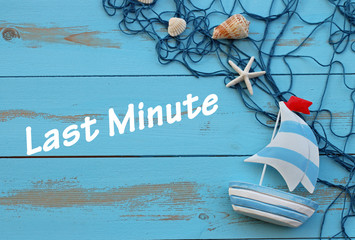 Last Minute © Racamani