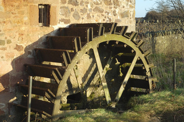 old mill wheel at Preston Mill, East Linton © victor Lord Denovan