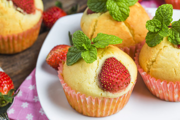 strawberries muffin