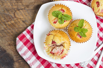 strawberries muffin