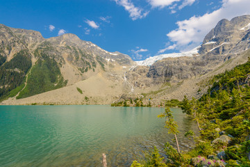Fototapeta na wymiar Majestic mountain lake in Canada. Upper Joffre Lake Trail View.