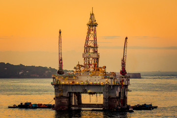 Semi-Submersible Drilling Rig 