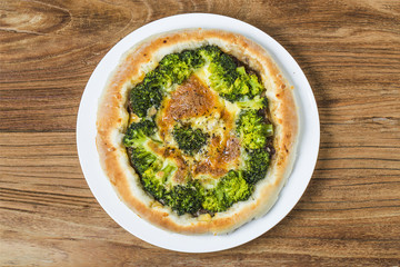 Beef pizza, broccoli