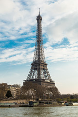 Fototapeta na wymiar The Eiffel tower from the river Seine in Paris.