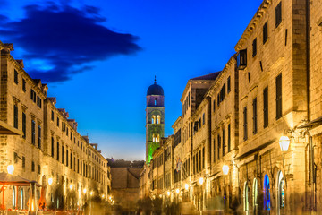 Naklejka premium Evening Dubrovnik town. / Night view at city life in town Dubrovnik, main street Stradun. 