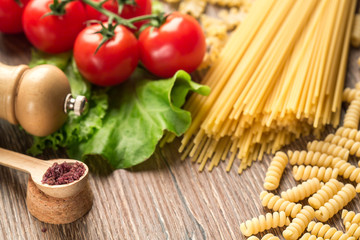 pasta with tomatoes and basil