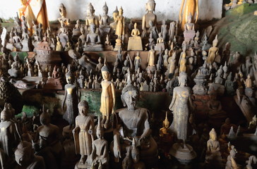 Fototapeta na wymiar Buddha figurines-Tham Ting-lower Pak Ou cave. Luang Prabang province-Laos. 4346
