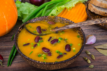 Vegetable cream soup with red beans