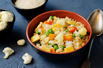 Cauliflower green peas rice