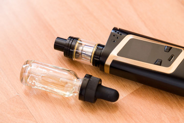 Vaping electronic mod and vape liquid.