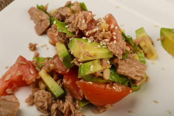 Tuna and avocado salad