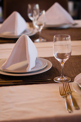 Empty glasses in restaurant