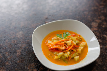 Curry mit Huhn und Gemüse, Paprika