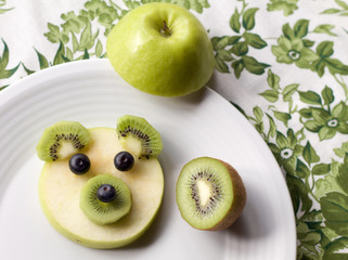 baby bear face made of fruit, fun dessert for children