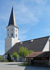 Fototapeta na wymiar Kirche in Berngau