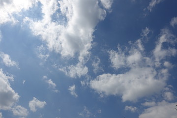 春の青空