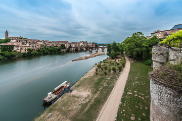 Obraz premium Tarn River in Albi, France
