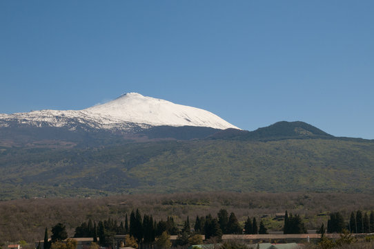 Blick von Randazzo auf den &Auml;tna, Sizilien, Italien