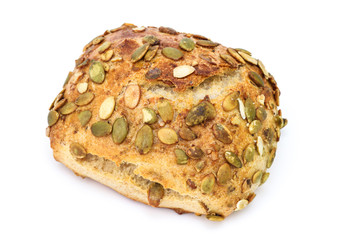 Frisches Brötchen mit Sonnenblumenkernen
