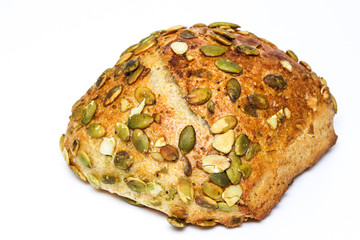 Frisches Brötchen mit Sonnenblumenkernen