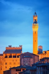 Obraz premium Siena evening with bell tower