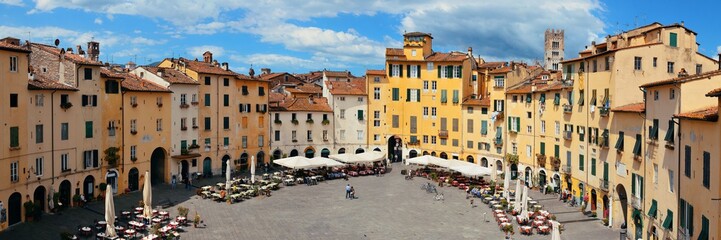 Fototapeta na wymiar Piazza dell Anfiteatro panorama view