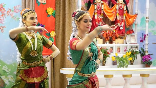 Beautiful Indian girls dancer indian dance.