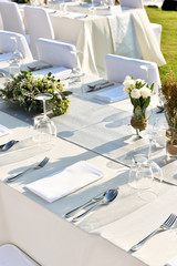 Outdoor dinner table arrangement