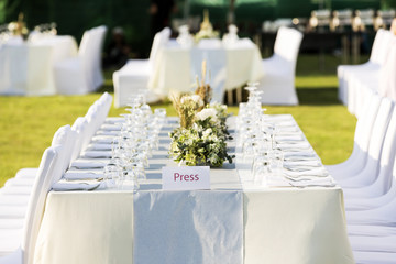 Outdoor dinner table arrangement