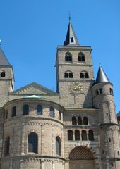 Fototapeta na wymiar Cathedral in Trier