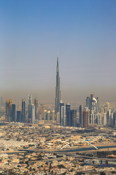 Dubai Burj Khalifa Hochhaus Downtown Textfreiraum Copyspace hochkant vertikal Luftaufnahme Luftbild