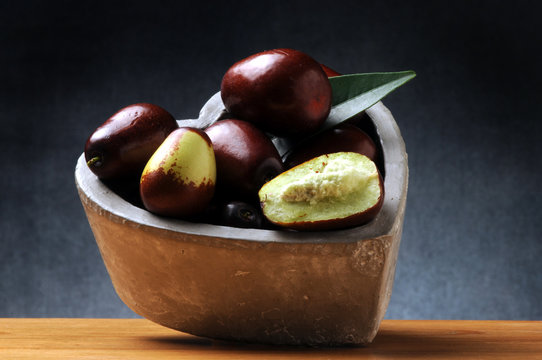 Ziziphus jujuba 枣 Jujube 대추나무 Giuggiola عناب Giuggiole Azufaifo Jujubier Giuggiolo Chinesische Dattel Ունաբ սովորական Žižula Głożyna pospolita Kiinanjujuba H&uuml;nnap T&aacute;o t&agrave;u พุทราจีน Зизифус настоящий 