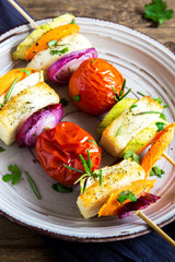 Halloumi cheese and vegetables grilled skewers