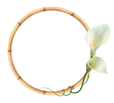 Нежные цветы, белая калла, круглая рамка из бамбука. "Восхищаюсь вашей красотой"