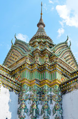 Fototapeta premium A tower roof in Wat Pho, Bangkok, thailand