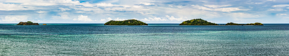 Fototapeta na wymiar Indian ocean, panoramic view of the islands, Indonesia