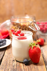 yogurt with strawberry